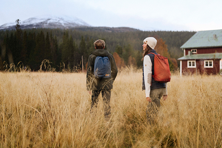   スウェーデンの王室御用達アウトドアブランド「FJALLRAVEN（フェールラーベン）」から新作バックパックとトートバッグが発売予定︕