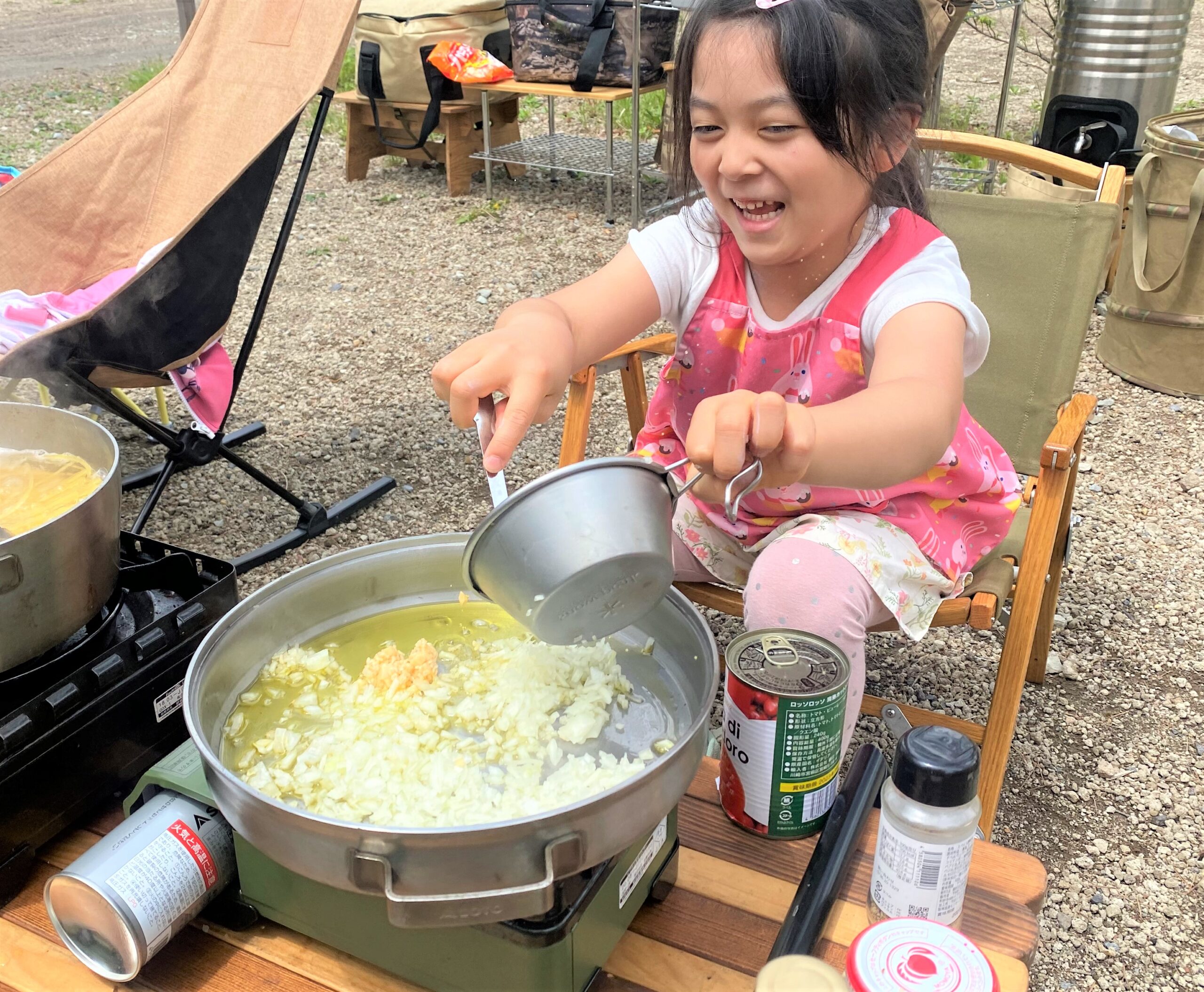   子どもが好きなら“普通の料理”でも記憶に残る!? 「食育」の機会にするキャンプ料理