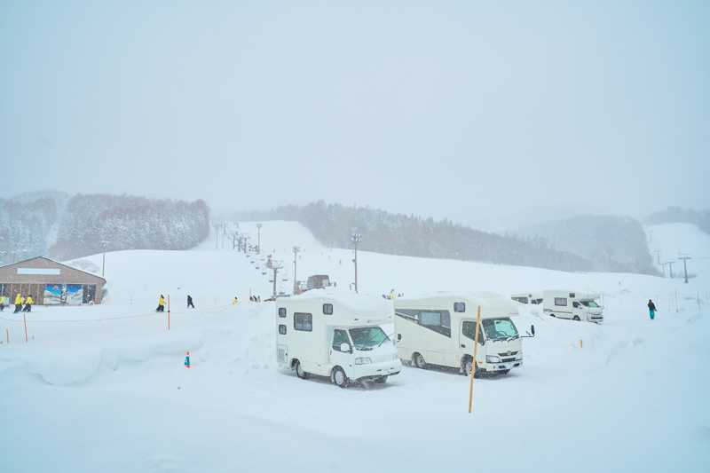   キャンピングカーで行く【リフト乗り場前に宿泊？！】は控えめに言って最高だった！