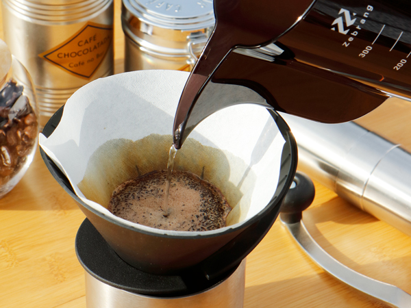   【焙煎から注ぎ方まで】コーヒーのプロが教える！キャンプで絶品コーヒーを淹れるコツ