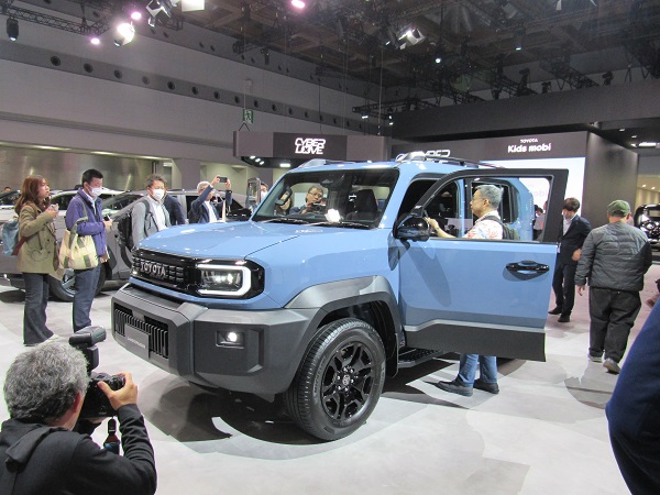   発売間近！大注目のトヨタのランドクルーザーFJを実際に展示会で見てみた！